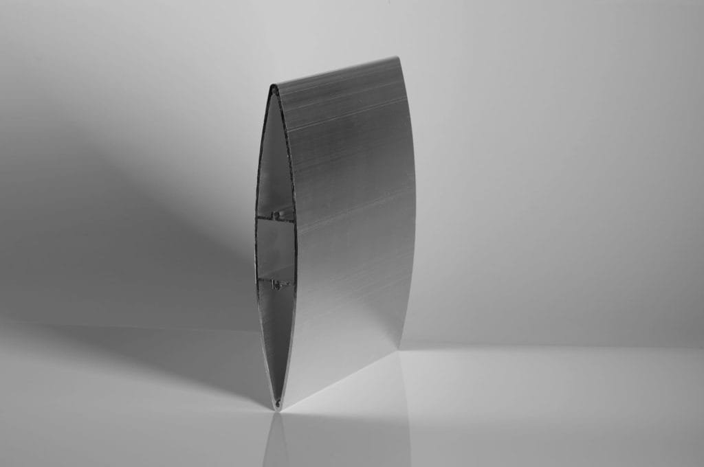 Profilo frangisole - Descrizioni: P20030
Dimensione: 200 x 30 x 2 mm
Lunghezza: 6000 mm
Lega: EN AW-6060 T66 (AlMgSi)
