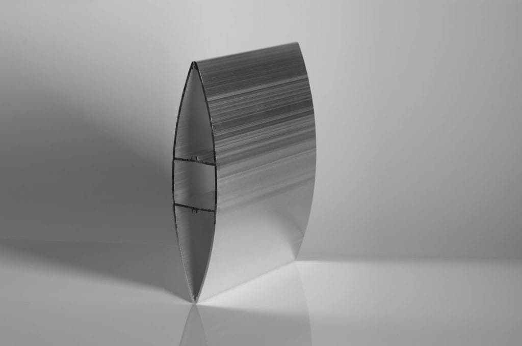 Profilo frangisole - Descrizioni: P20045
Dimensione: 200 x 45 x 2 mm
Lunghezza: 6000 mm
Lega: EN AW-6060 T66 (AlMgSi)
