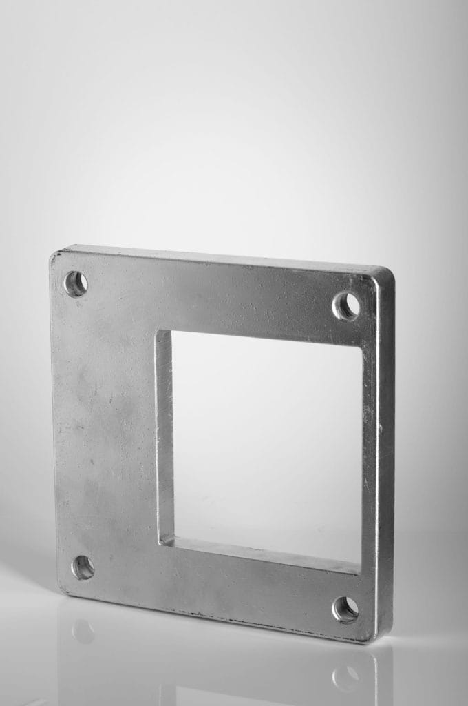 Weld-on-plate eccentric - Designation: 120
Dimension: 200 x 200 mm
Material: casted aluminium
Info: for standing 120 x 120 mm
