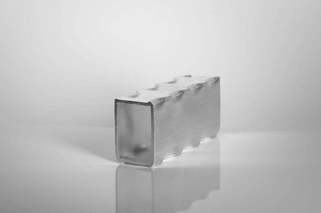 Profil zamknięty klepany - Wymiar: 60 x 40 x 3 mm
Długość: 6000 mm
Stop aluminium: EN AW-6060 T66 (AlMgSi)
