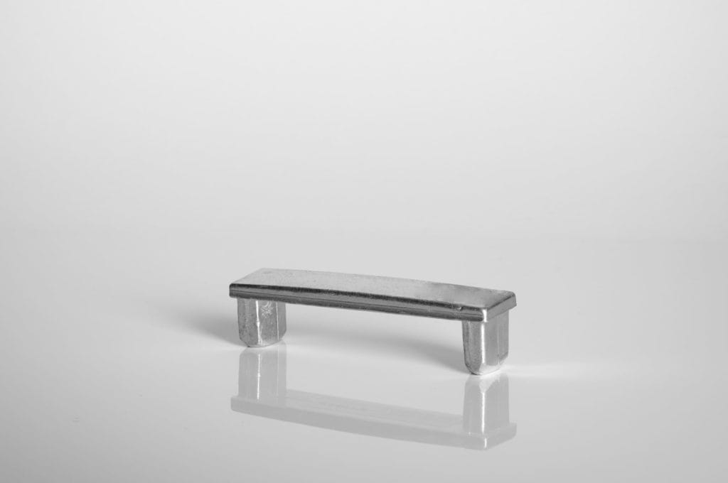 Tappo per steccato - Descrizioni: K081F
Materiale: Fusione di alluminio
Info: Tappo piano
