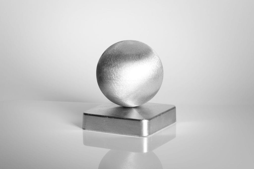 Post cap with ball - Designation: K80B
Material: casted aluminium
Info: for P80 and P088
