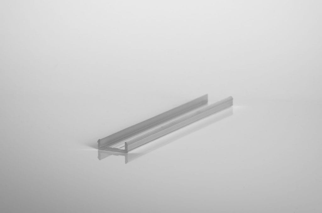 D-clip (chapeau pour U-clip) - Désignation: P42
Longueur: 6000 mm
Alliage: EN AW-6060 T66 (AlMgSi)
