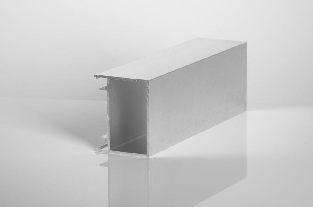 Profil lamelar de suport - Denumire: P54
Dimensiune: 50 x 40 x 2 mm
Lungime: 6000 mm
Aliaj: EN AW-6060 T66 (AlMgSi)
