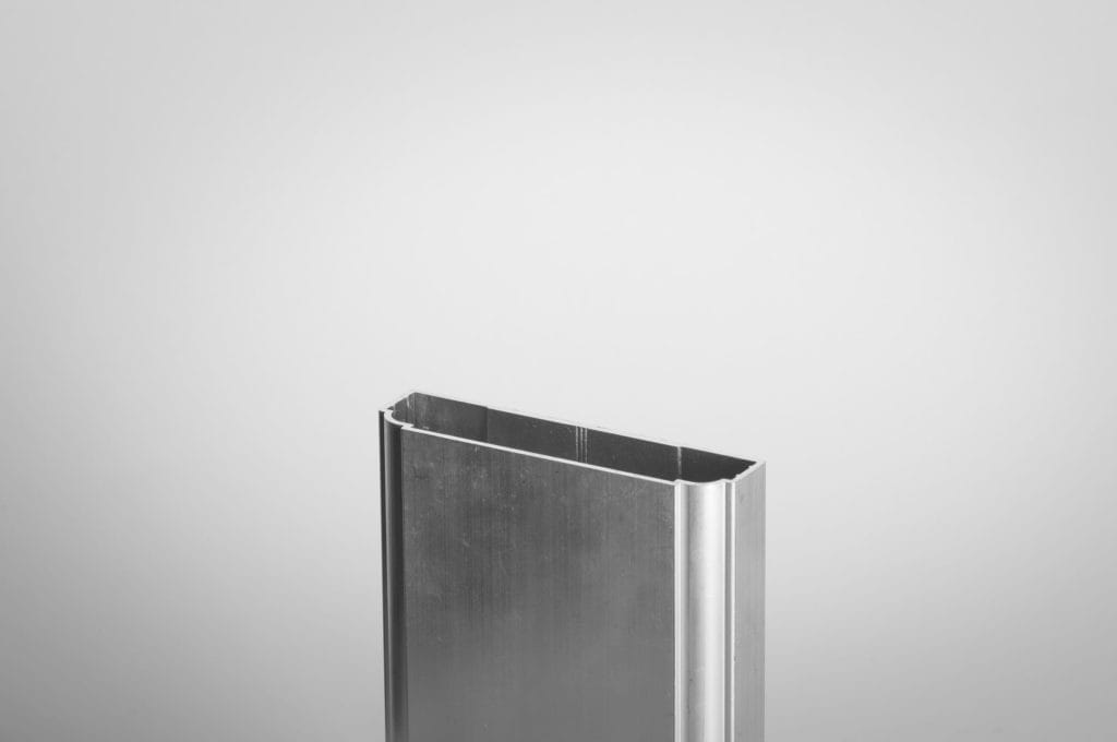 Listwa ogrodzeniowa - Oznaczenie: P78
Wymiar: 78 x 19 x 1,5 mm
Długość: 6000 mm
Stop aluminium: EN AW-6060 T66 (AlMgSi)
