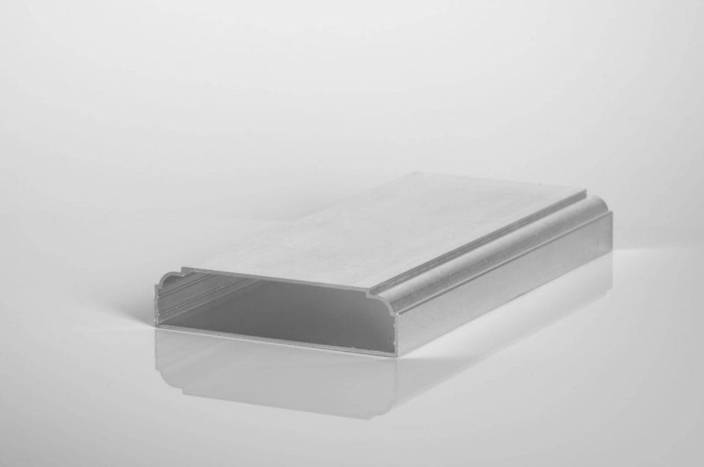 Profil lamelar - Denumire: P783
Dimensiune: 78 x 19 x 1,1 mm
Lungime: 6000 mm
Aliaj: EN AW-6060 T66 (AlMgSi)
