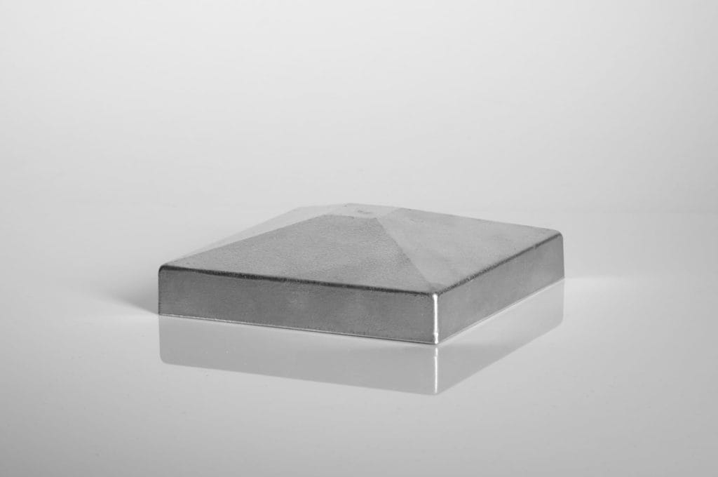Contera para poste pirámide - Dibujo: plana 80
Material: Aluminio fundido
para tubo cuadrado: 80 x 80 mm
