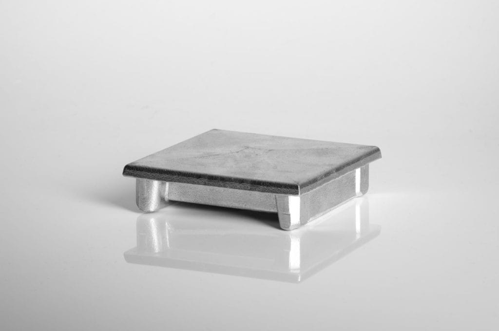Колпачок для стойки - обозначение: light 80
материал: алюминиевая отливка
для прямоугольной трубы: 80 x 80 x 3 мм
