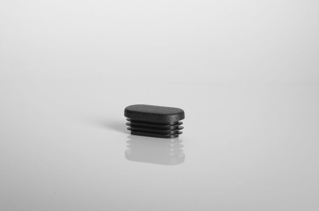 Zatyczka - Materiał: czarny plastik
Info: do rury owalnej 40 x 20 x 1-3 mm
