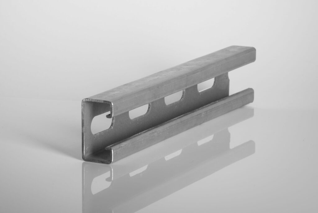 Galvanized steel anchor rail - 



Dimension
Length
Hole
Info




40 x 22 mm
6000 mm
18 mm
A8 perforated




