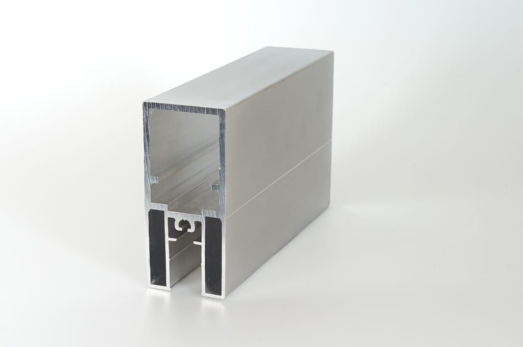 Profil ramowy do bram - Oznaczenie: PRIVACY 04
Wymiar: 90 x 40 mm
Długość: 6000 mm
Stop aluminium: EN AW-6060 T6 (AlMgSi)
